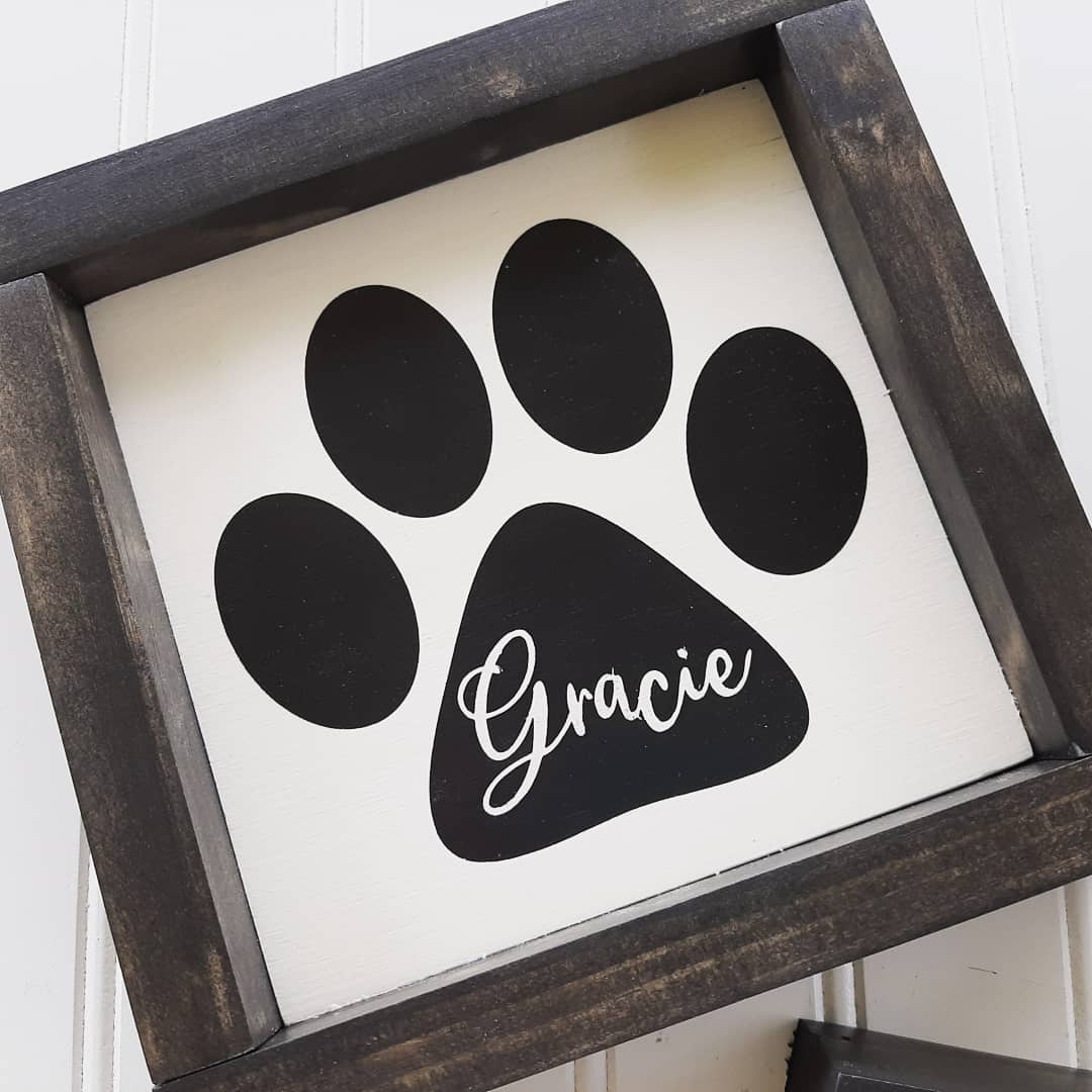 Studio26Designs's tweet photo. Sent this sweet little set out in June. I love these small pet signs 🥰🐶 🙀
.
.
. 
#studio26designco #custom #personalized #homedecor #fatetx #itsfate https://t.co/B5fFUhRfAA