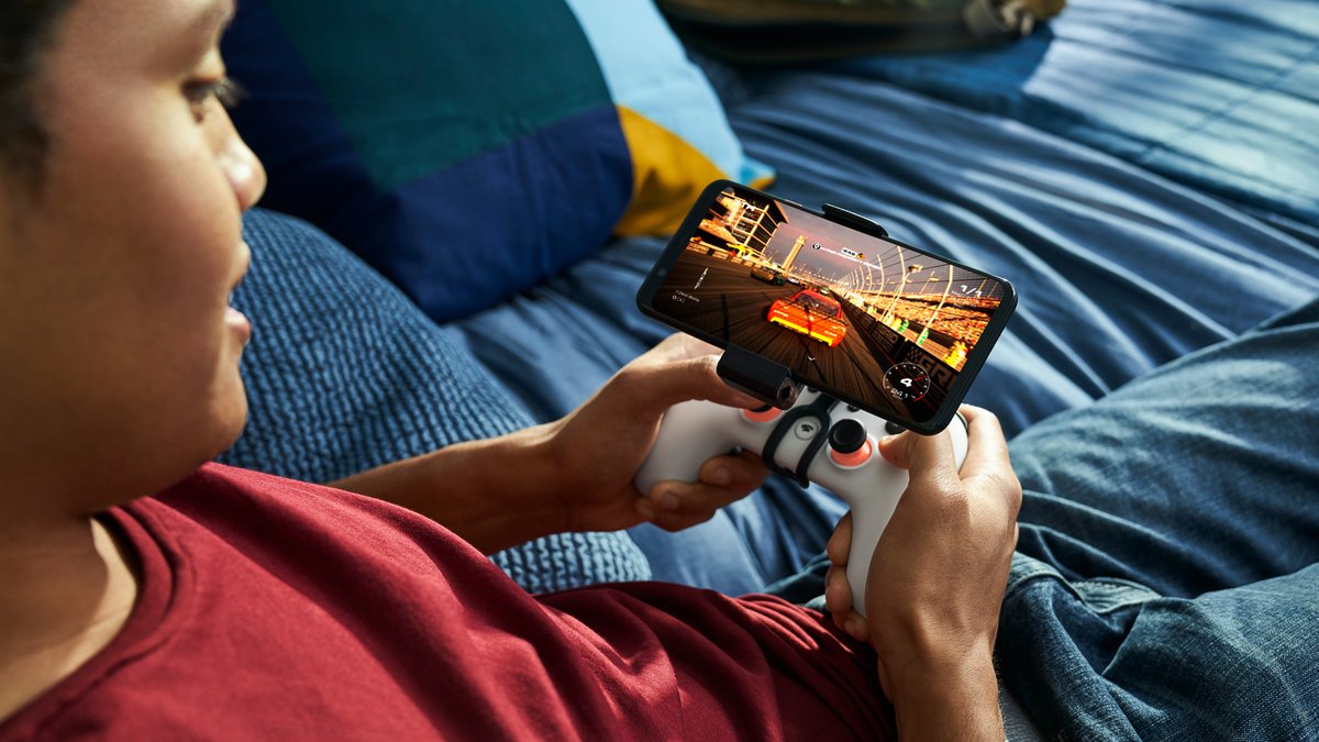 Don't let other devices slow down your gaming. Just switch on gaming preferred mode to get the best @GoogleStadia experience from your Nest Wifi. Here's how to set it up 👉 goo.gle/3eKlInm #HelpAtHome