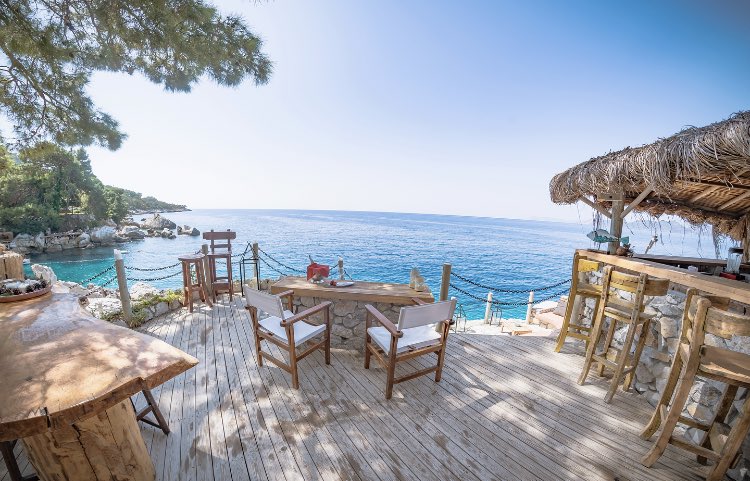 perduehotel's tweet photo. Never too early for happy hour 🍹
#perduehotel #secluded #honeymoon #couplegoals #adulthotel #vacation #getaway #romance #happyhour #summernights #cocktails https://t.co/Kv0rl0Evia
