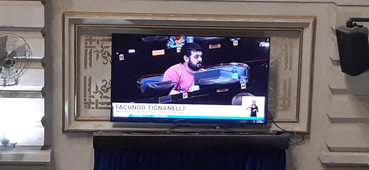 Junto a <a href="/marinalesci/">Marina Lesci</a> y <a href="/jonathanfrisa/">Jonathan</a> acompañamos al Diputado <a href="/mojatignanelli/">Facundo Tignanelli</a> y festejamos la aprobacion de la Ley de Asociaciones Civiles que beneficiara a muchisimas entidades sociales, incluido los Clubes, barrera de contencion importantisima para toda la Sociedad.

Gracias !!