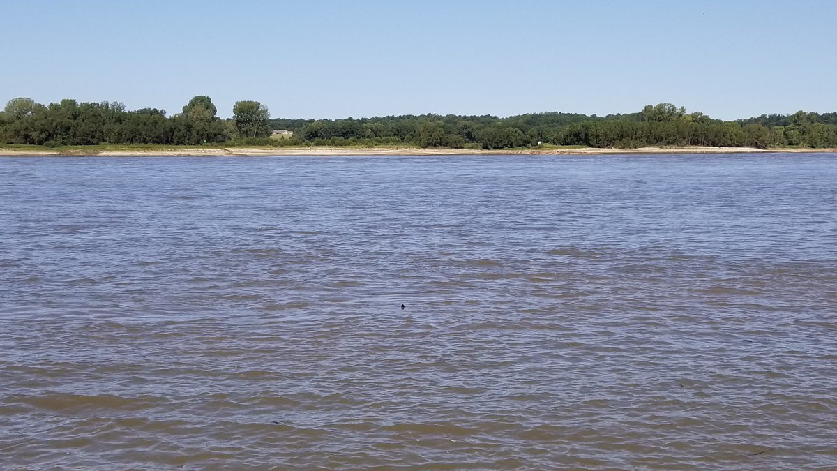 A beautiful, beautiful day on the mighty Mississippi, just upstream from Thebes. – bei  Mississippi River Overlook