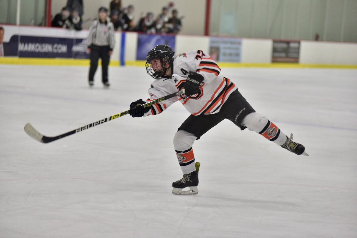 LadyLancersU19's tweet photo. Goal by 2021 Forward @JessWernli .  Lancers lead 5-1 https://t.co/q4kVov1HbB
