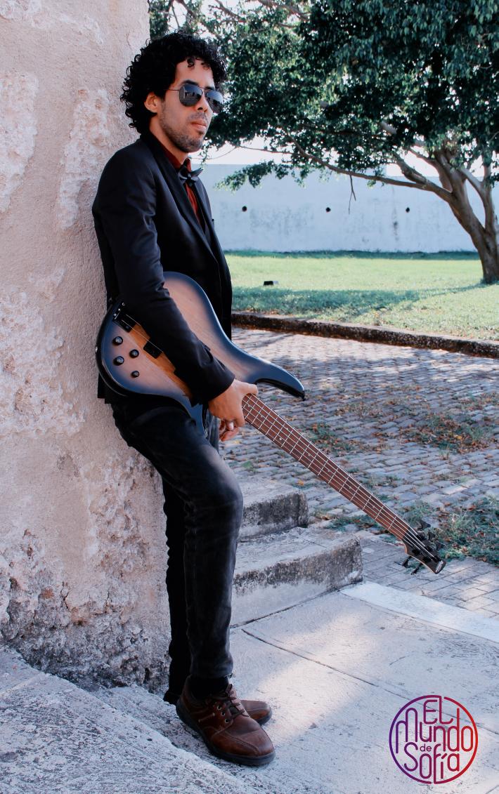 Muchas #Felicidades a Víctor Manuel Ponce de León en el #diadelbajista 💃💥🎂!! Excelente #músico de nuestra #banda ¡Viva la #musicacubana y los #musicoscubanos! #ElMundodeSofia #elmundodesofiaband #powertrio #rocklatino #cubanguitarist #bajoelectrico #Bass #bassist #slaptribute