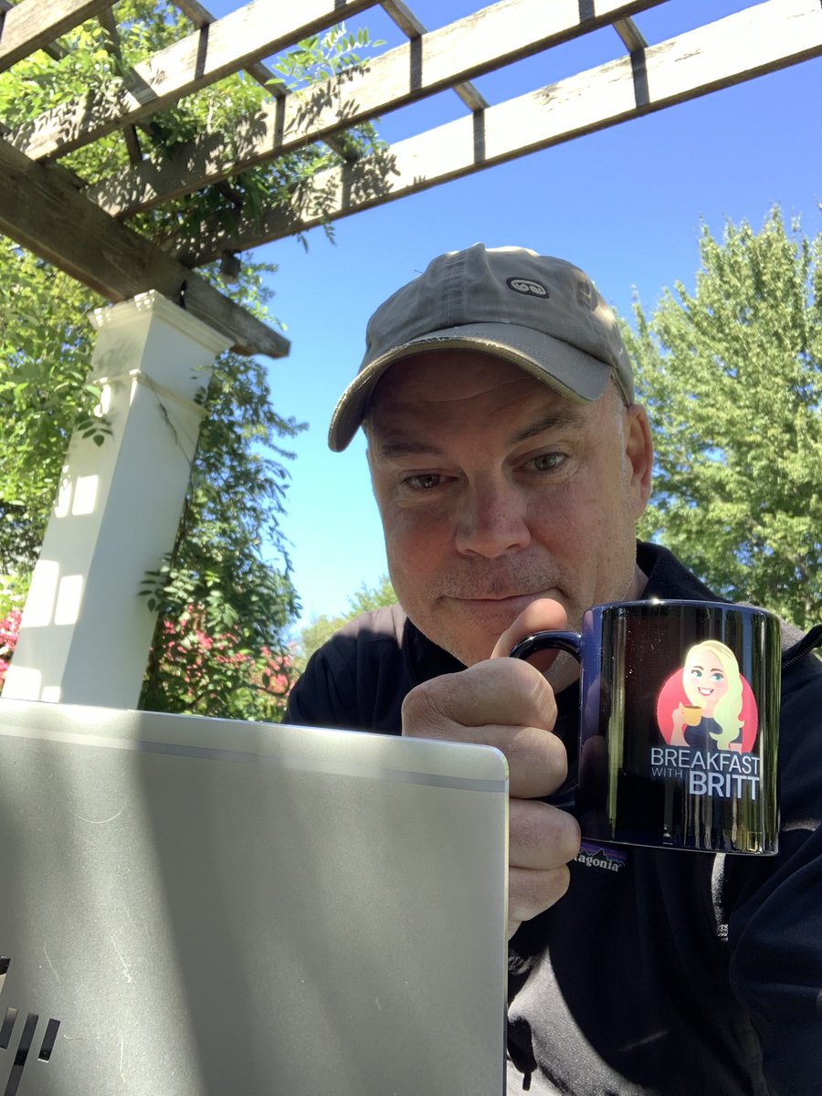 justpowell's tweet photo. Catching up on work and a beautiful crisp morning. This #mugshot made possible by @Brittany_Lamb17. https://t.co/GmCatf3gE5