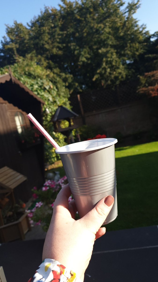leonie2311's tweet photo. Cocktails in the sun.... hello annual leave im so ready for you 🍹☀️ #nursestimeoff #ineedarest https://t.co/8uhJzkjynf