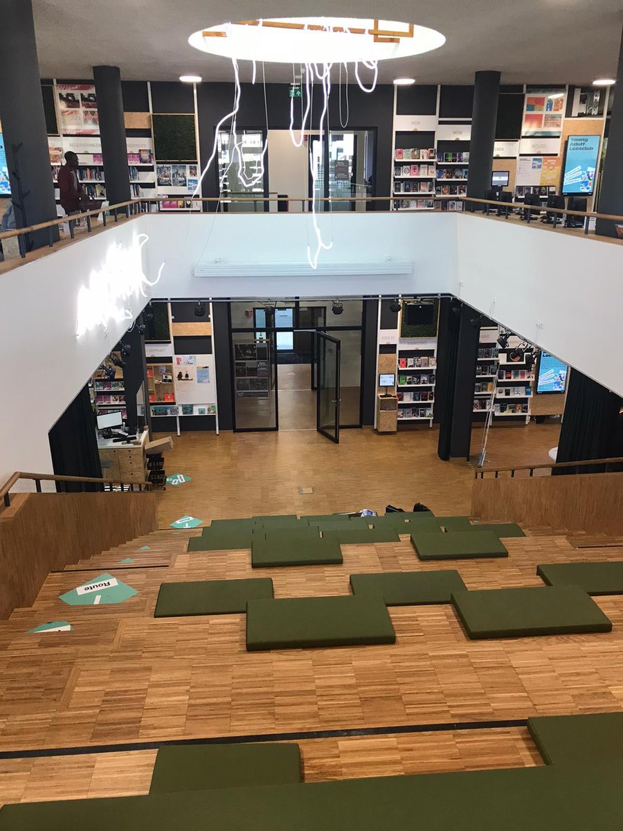 <a href="/Bibliotheek030/">Bibliotheek Utrecht</a> in <a href="/LR__Centrum/">LeidscheRijnCentrum</a>, <a href="/ACADEMIE_TIEN/">ACADEMIE TIEN</a> en ons nieuwe buurthuis liggen vlak bij elkaar. Reden genoeg om kennis te maken en eea af te stemmen! Zo krijgen jongeren een eigen plek in de bieb en verzorgen wij een training ‘omgaan met jongeren’ voor het personeel.