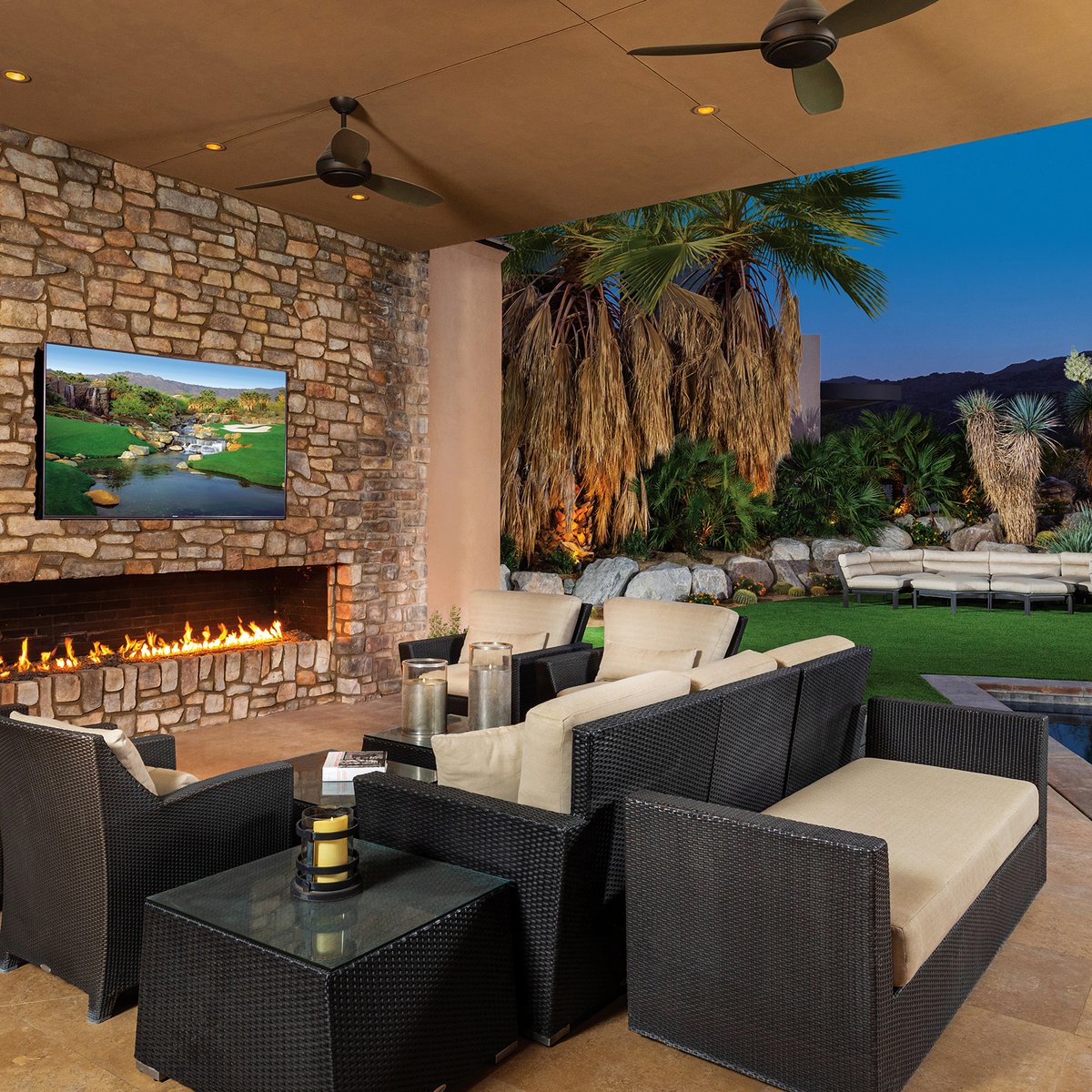 Classic Contemporary Retreat with Unobstructed Views 
 7,802 SQF * 4 BD + OFFICE * 4 FULL + 1 HALF BA ☀️🕶️🏌️  See more at: bit.ly/2NPAIUR
#BIGHORNLifestyle #SoCalRealEstate #LuxuryListings #BIGHORNGolfClub