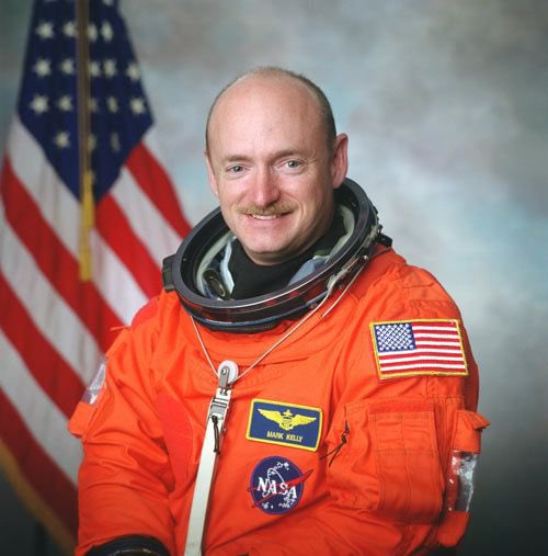 davenewworld_2's tweet photo. Mark Kelly is a U.S. Navy Captain and astronaut running for senator in Arizona.

If @CaptMarkKelly wins, he'll be sworn in immediately because it's a special election to replace John McCain. If we can delay the SCOTUS appointment, he could be the deciding vote.

VOTE MARK KELLY!! https://t.co/kAhq37CMu5