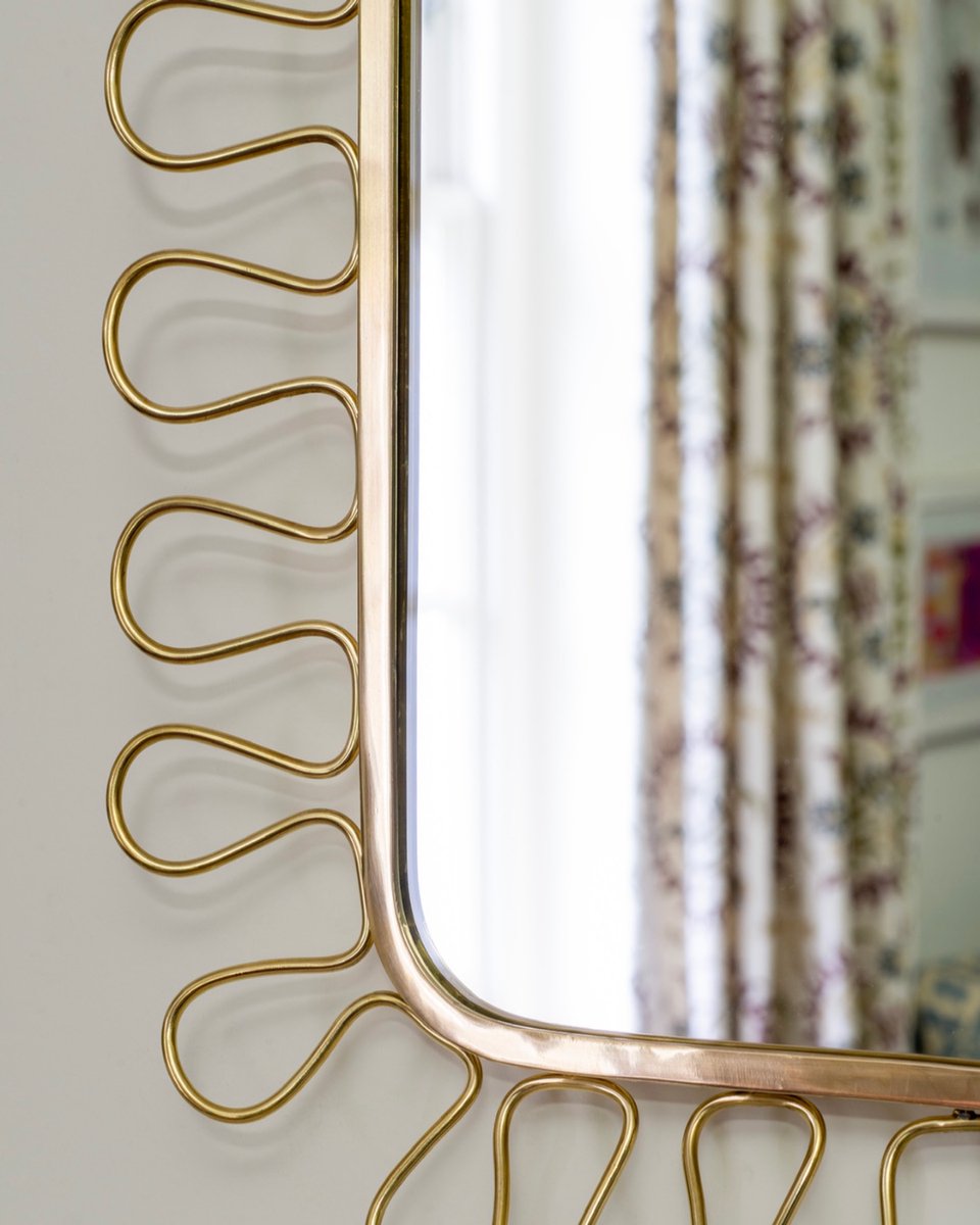 A close up shot of what makes the Exton Mirror so distinctive - its decorative sunburst detailing.

#vaughandesigns #design #interior123 #decoration #vaughan #englishdesign #lighting #interiordesign #homedecor #home #interiors #exton #mirror #elthamcollection #newproduct