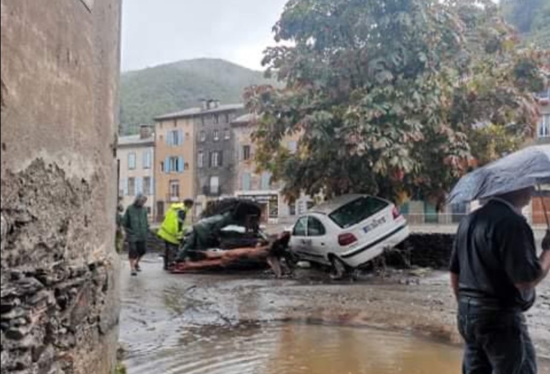 vidalthomasgard's tweet photo. Valleraugue dévasté...
#AlerteRouge #Gard #cevennes https://t.co/8ZDoscSdRV