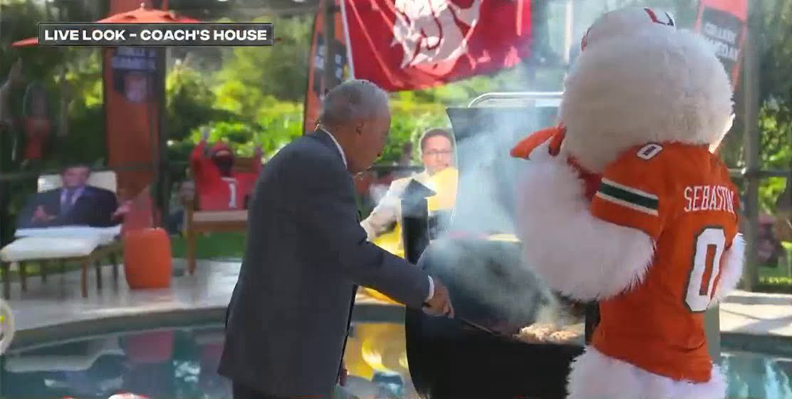 olcrimson's tweet image. Remember that new #BobRob flag that Tom showed you on Facebook yesterday? Well that’s the same flag that made its first live appearance today at Coach Corso’s house for @CollegeGameDay! #WaveTheFlag #ABAGSBAGSAW #244