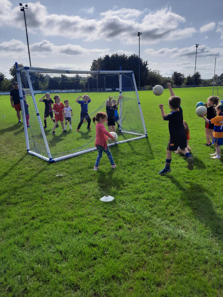 Keria turned 6 and wanted a Gaelic football Party 🥳  lots of fun and games today, brilliant craic🏐☺ Happy birthday from everyone at Feeneys Gaelic School 🎂🎁🎈 <a href="/MissyOHare/">Mary-Ellen O'Hare</a>