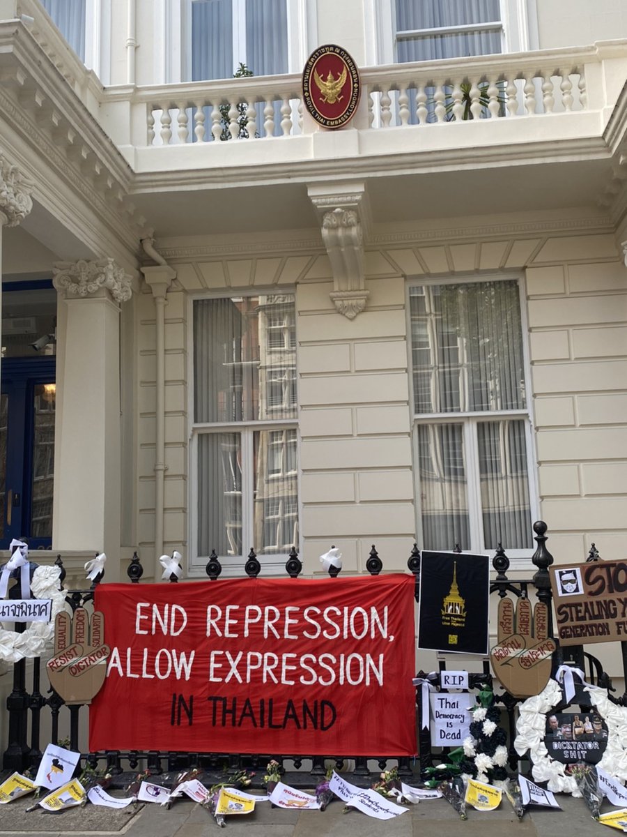 thaihrc's tweet photo. Freedom of expression must be protect! Today our messages have been put infron of #Thai Embassy in London. A massive thank you everyone who participated and supported! #19กันยาทวงอํานาจคืนราษฏร #StopHarassment #EndRepression #AllowExpression #หยุดคุกคามประชาชน https://t.co/6b59VS4Tz2