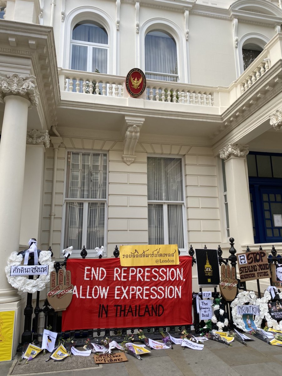 thaihrc's tweet photo. Freedom of expression must be protect! Today our messages have been put infron of #Thai Embassy in London. A massive thank you everyone who participated and supported! #19กันยาทวงอํานาจคืนราษฏร #StopHarassment #EndRepression #AllowExpression #หยุดคุกคามประชาชน https://t.co/6b59VS4Tz2