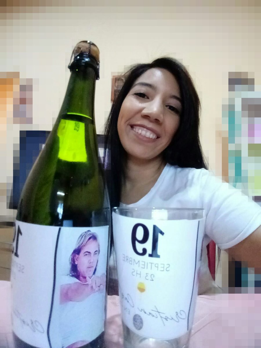 fabianaviera26's tweet photo. Ya falta menos! #CristianCastroEnTuCasa π Primer show via streaming!
β°β°β° @CristianCastro #FansClubElRitual π @MonicaGodoy30 #CristianCastro β€ https://t.co/4cYGPO1pMR