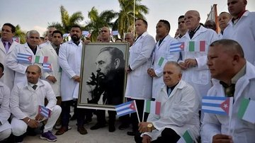 Inpsasel_vzla's tweet photo. Felicitaciones al Contingente Médico #HenryReeve, en su aniversario 15, fundado por #Fidel. Los integrantes de las #BrigadasHenryReeve son defensores de la salud y la vida, demuestran la vocación humanista del  heroico pueblo cubano
 #CubaPorLaVida
 https://t.co/NwkNpDvh2l