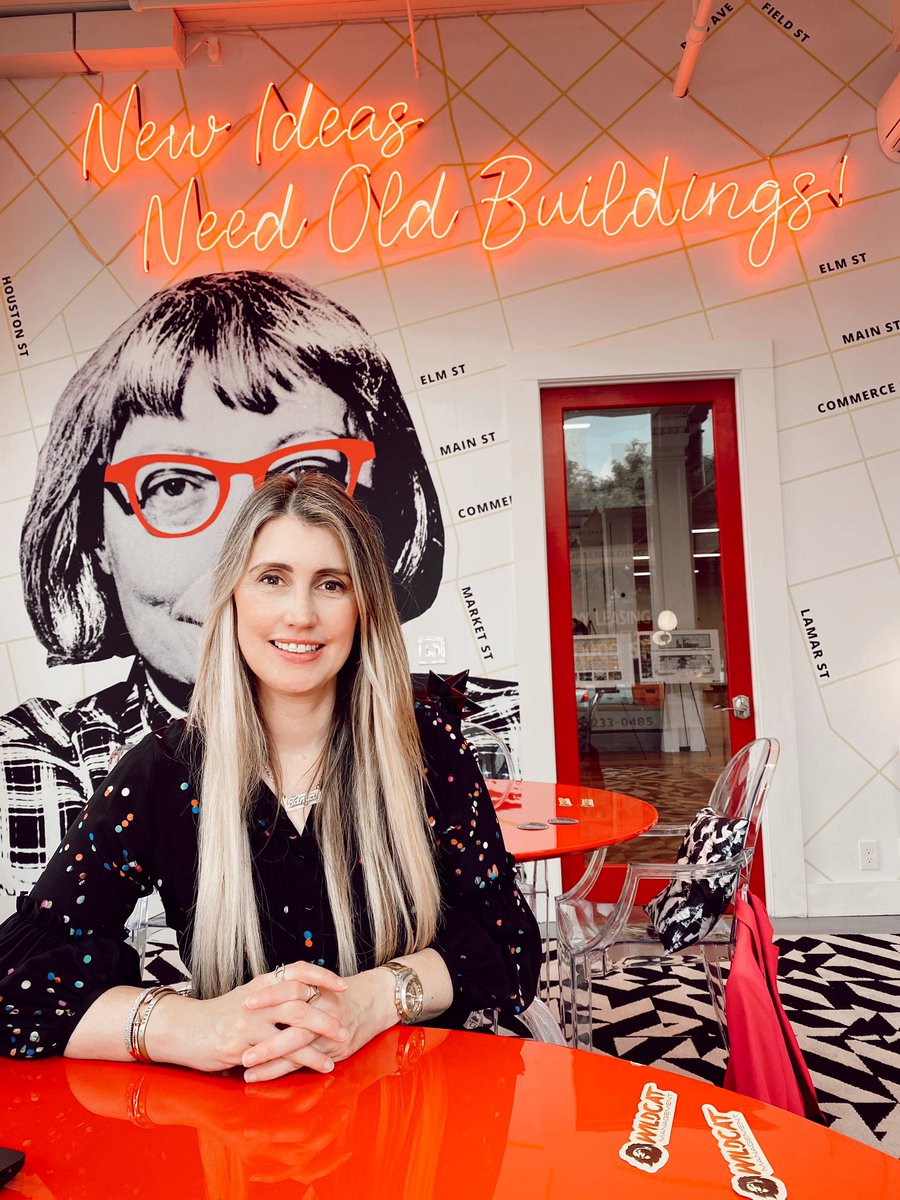 TanyaARagan's tweet image. I am LIVE from The Purse Building. Can you see our #JaneJacobs mural behind me? 
@WildcatMgmt is a finalist for @DallasBizNews Real Estate Deal of the Year for our work on the Purse project. Winners announced 9/22 @ 5pm. 
#TeamWildcat #WildcatMgmt #DallasBRED