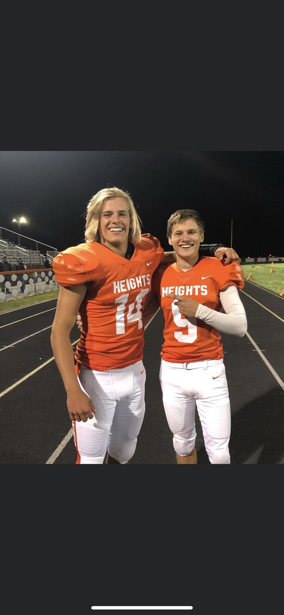 LecherMichael's tweet photo. Amazing team win last night, was lucky enough to finish off the game with a PAT in overtime. Big thanks to my line for blocking, Vinny for getting the hold down, and my coaches for believing in me. The husky football program is just getting started . https://t.co/gfVNOFw9p0