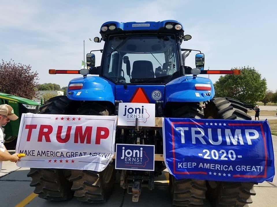 CrawfordCoIAGOP's tweet photo. @realDonaldTrump loved the Crawford Co GOP &amp; Rep Women terrific #TrumpTractorParade! https://t.co/5A7M7BhQwm