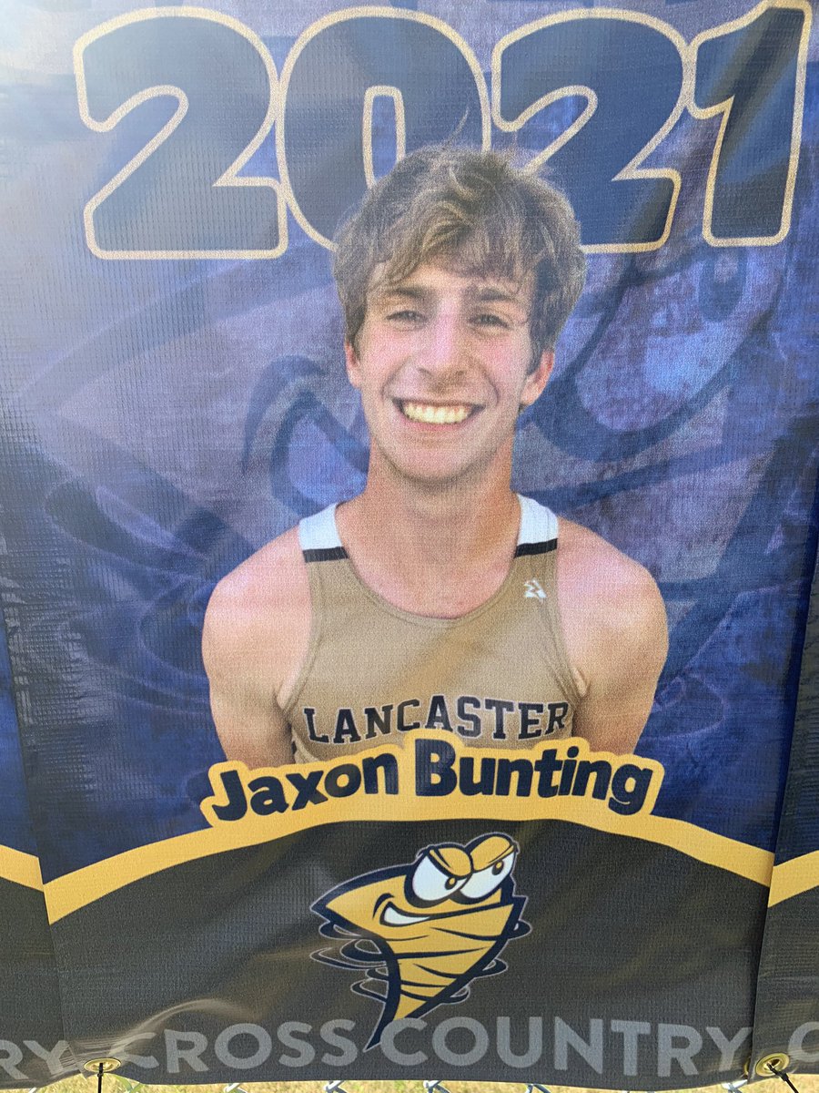 spangler_steve's tweet image. LHS XC Senior Jaxon Bunting! Playing Soccer also! #gogles #seniors2021