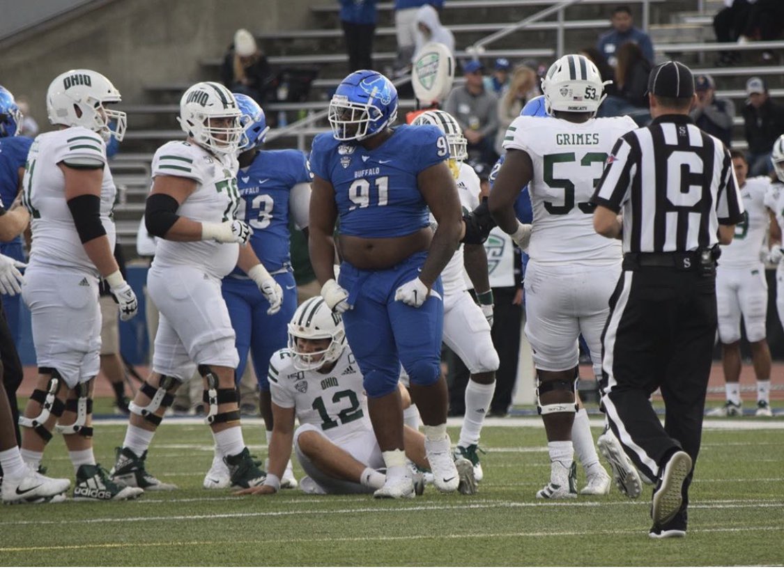 ed2litt's tweet photo. I know a beast who wants to get out his cage and cause havoc @MACSports #UBHornsup https://t.co/TpbsXF44fx