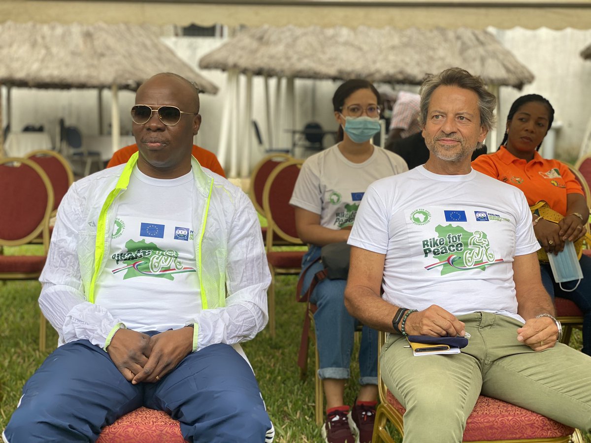FondationMS's tweet photo. Faire du vélo pour la paix, c’est aussi un engagement citoyen. Merci à la fondation My Dream for Africa pour cette initiative louable. #BikeForPeace🚴🏽♀️🇨🇮 https://t.co/p5pZKaKmzL