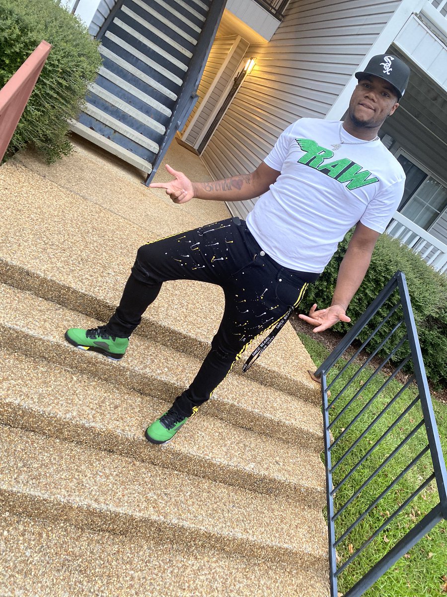 AThompson7_'s tweet photo. “Gotta Gift Fa Ya, Li’Top Called” 🥱💚 https://t.co/wHaKclXSBb
