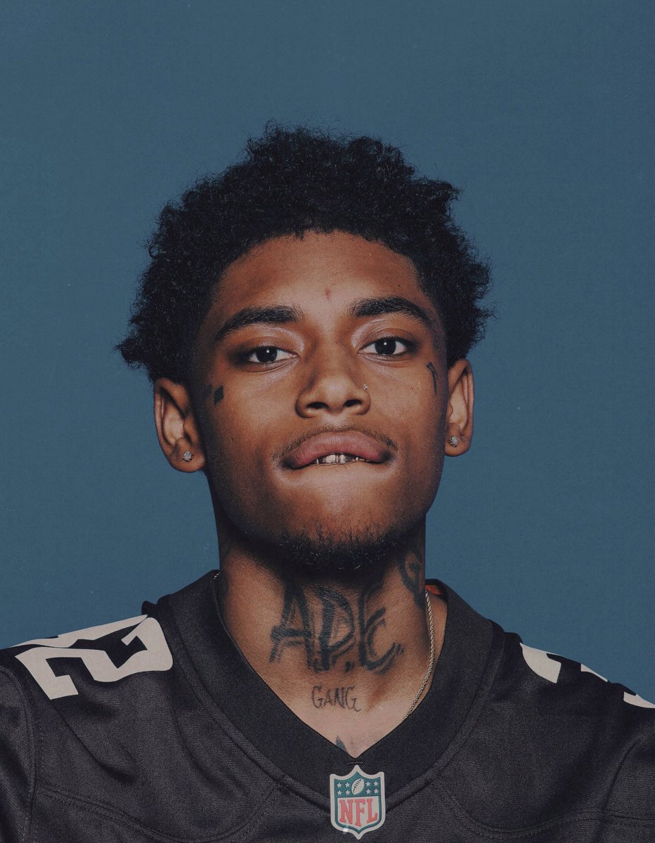 poohbaby__'s tweet photo. We’ll be ok bein hoodricch🦍🧸 https://t.co/c1la1yzQ6H