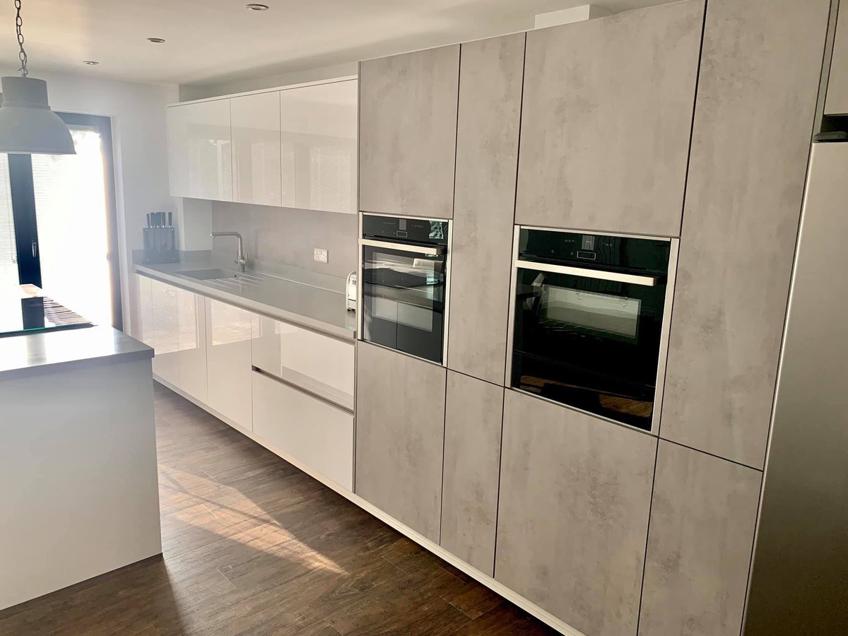 RegalKitchens1's tweet photo. We have just finished this incredible kitchen in #Rayleigh for very happy Mr&Mrs J.
#Schuller furniture, @NEFFHomeUK appliances, @coriandesign worktops, 3in1 tap @InSinkErator, storage solutions from @HafeleUK https://t.co/rctCQzIFrU
#whereclientisking @InHouseLtd #MyNeffKitchen https://t.co/vd6wbOnehn