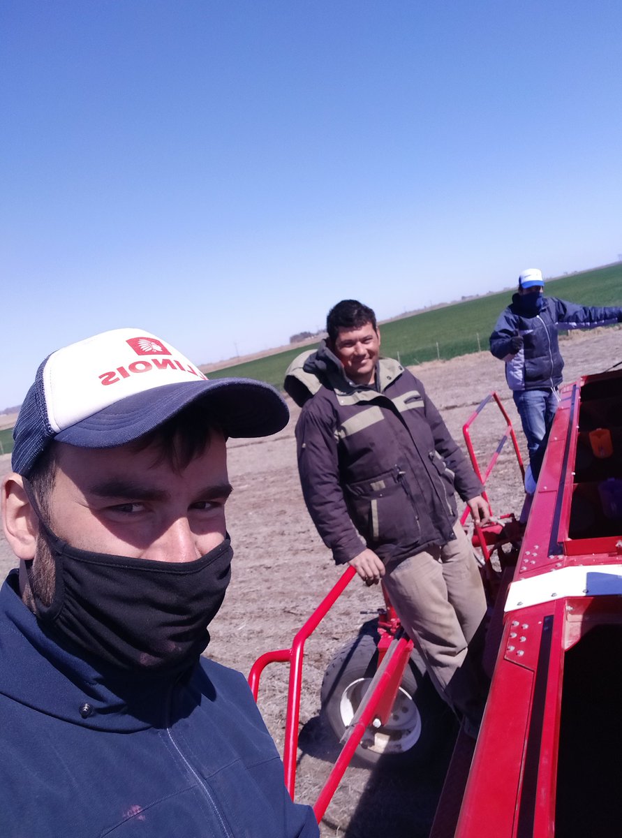MatiasVenece's tweet photo. Ayer terminamos la campaña 19-20 en Cnel. Suárez y hoy la rueda vuelve a girar 💪! Inicio campaña 20-21 en Murphy, Sta Fé. Ensayo de densidad 🌽 #I695 #I775 #Illinois https://t.co/lg8TsqmLRQ