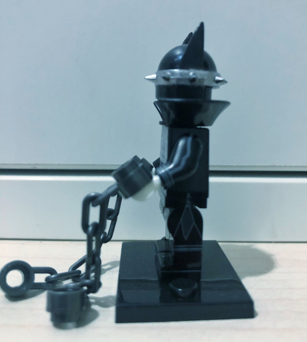 OneDollarLego's tweet photo. Another #Batman #minifigure, this time from The Batman Who Laughs https://t.co/bkRKBoMnLk

Excellent custom cowl with the spikes. And neat collar. The paint details is ok. The odd Joker-esque face too.

#LegoWill #Lego #BatmanDay https://t.co/gnBQOjcsmL