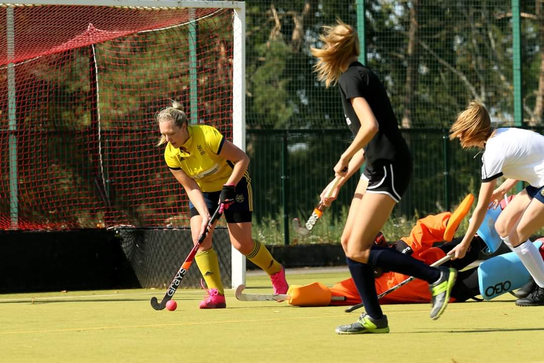 FcaStef's tweet photo. It was so good to get back out on the pitch today! #friendlygame #oneweektogo #newseason  @CKLGAccountants https://t.co/vTZEazX0En