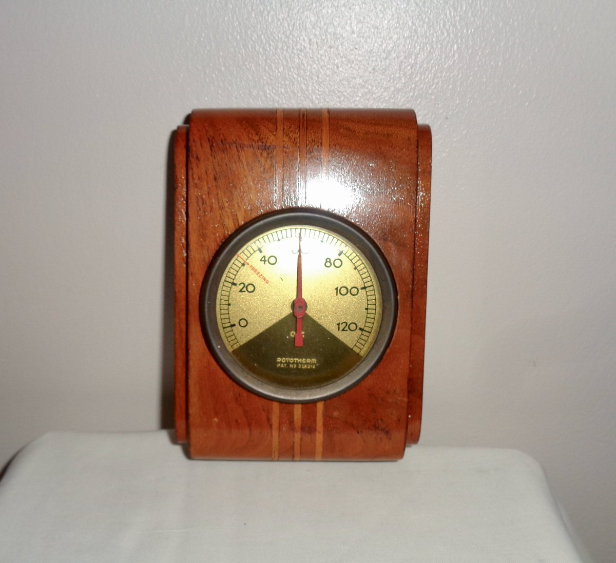 MullardAntiques's tweet photo. 1930s Rototherm Thermometer In Art Deco Wood Case. Bimetallic Wall thermometer. Vintage Technology. Working Display Item. https://t.co/PRoYvfwrrW #scientifickit #thermometer #industrial #deskornament #officedecor #mancave #rototherm #vintagescientific #movieprop https://t.co/SaV0HMvX40