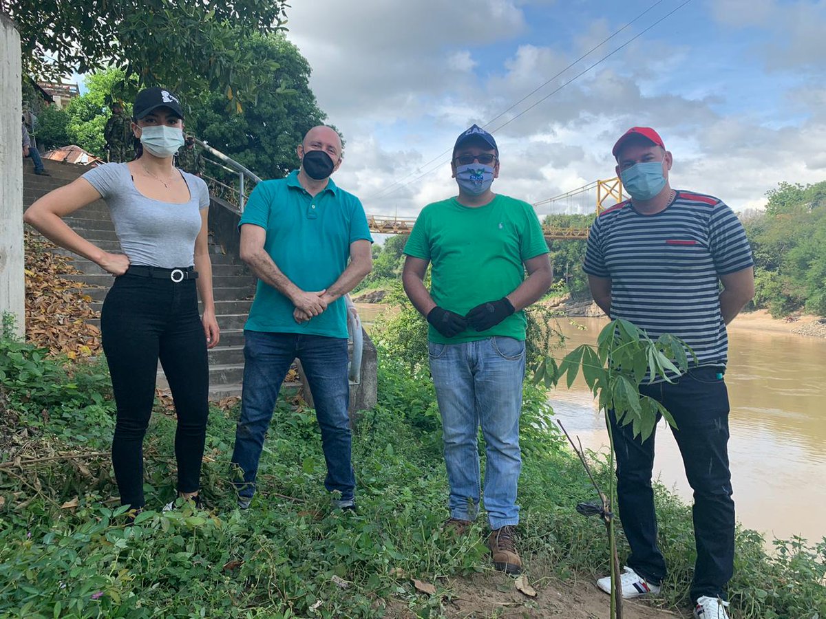 CAR_Cundi's tweet photo. Juntos haremos un Territorio más limpio y sostenible para todos. Es por ello que desde Girardot iniciamos una jornada de limpieza y siembra de árboles 🌳
#DíaMundialDeLaLimpieza #AprendiendoAl100 #PracticandoAl100 #NormalizandoAl100 https://t.co/6pcDWwYoWY
