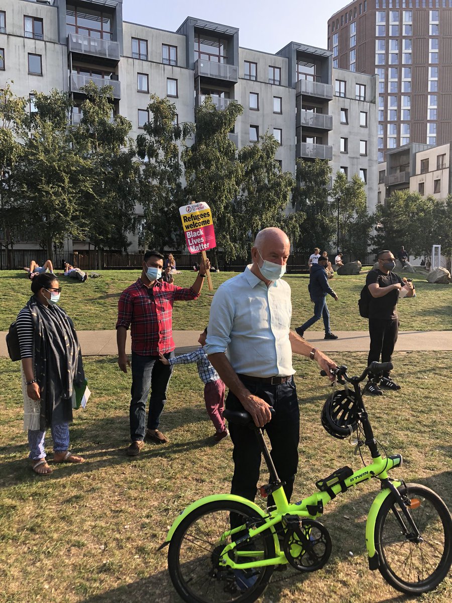 MahmudurManna's tweet photo. #RefugeesWelcome in Tower Hamlets.
@NeilJamesonUK @MayorJohnBiggs @elondonmosque @StandUpToRacism https://t.co/pMvLrxgIoK