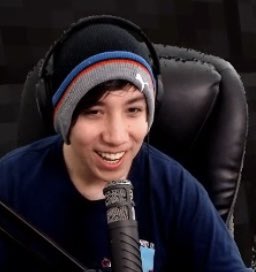 thread of pictures from today’s stream! (not many) <3