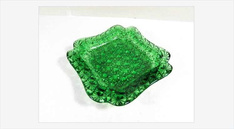 EtagereAntiques's tweet photo. Green Daisy and Button Glass #Ashtray #Vintage #LGWright Glass #gotvintage #daisyandbutton #greenglass #vintageglass #vintageashtray #collectible #homedecor https://t.co/1d8YONmo9T https://t.co/LMwpdTOZY8