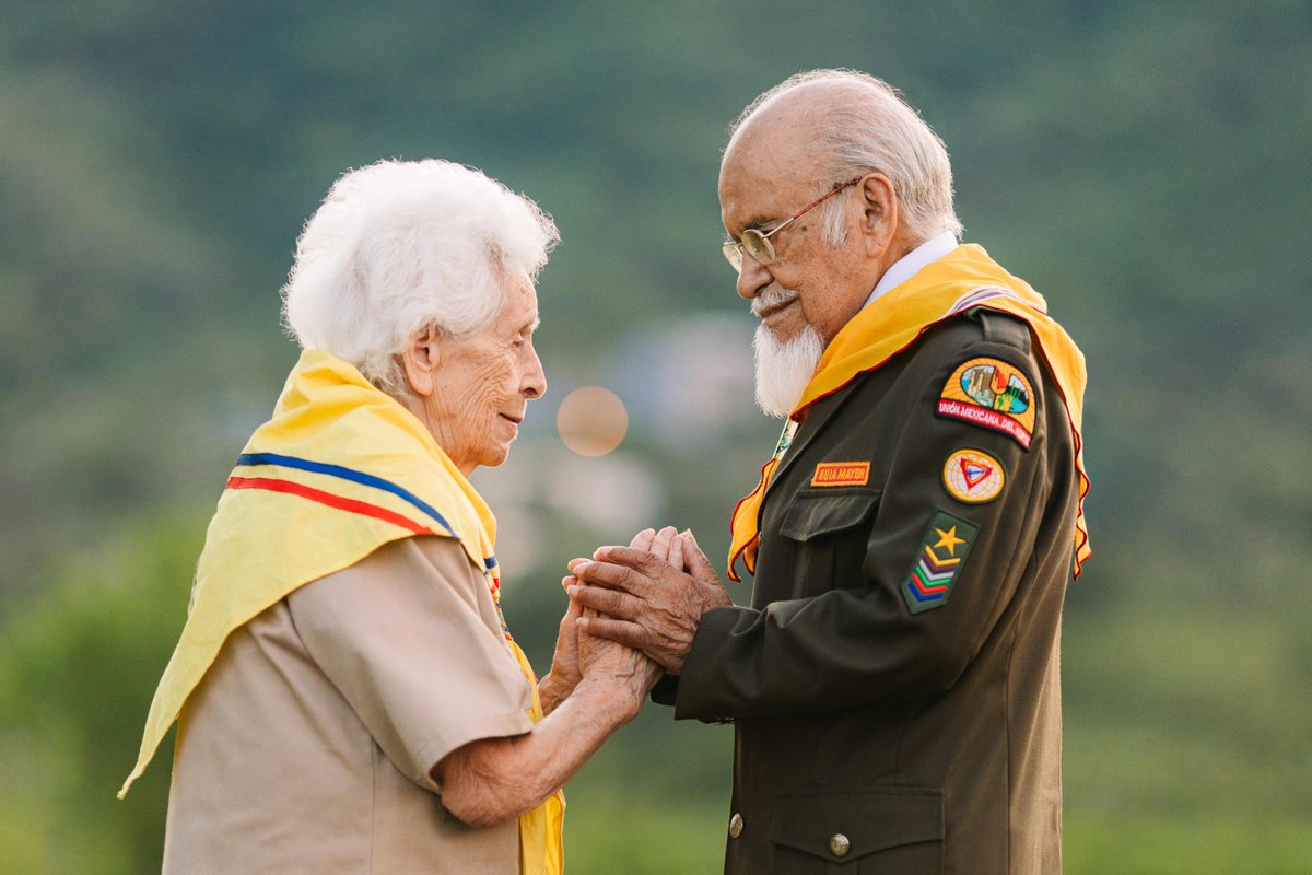 AdventistIAD's tweet photo. Once a Pathfinder...Always a Pathfinder! What will your legacy be? #CoupleGoals
#HappyWeek https://t.co/EUKWZ87IEC