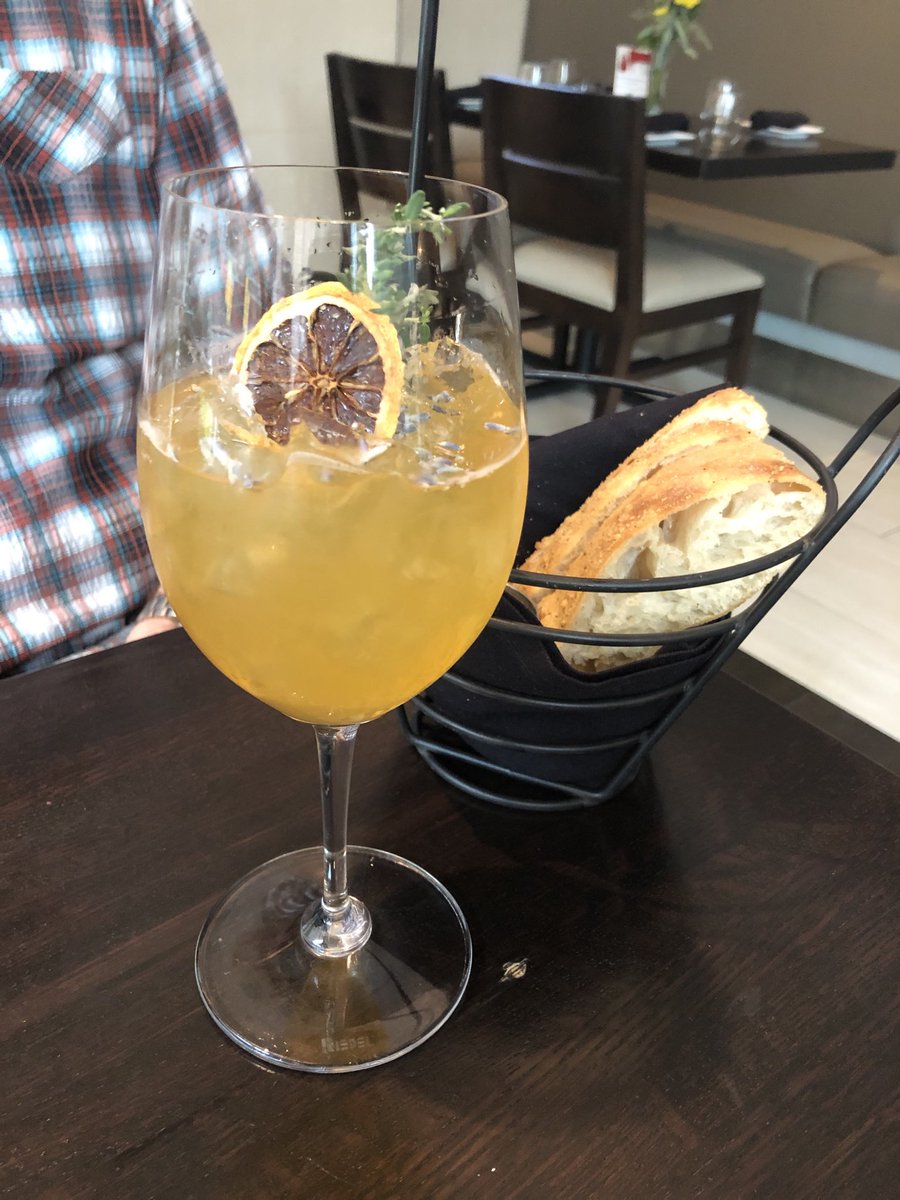 Enjoying dinner tonight at ⁦<a href="/PescaraFresh/">Pescara</a>⁩. Proud to support #beeskneesweek2020 sponsored by ⁦<a href="/BarrHillGin/">Barr Hill Gin</a>⁩ to support the development of bee habitat for every photo of “Mellisa’s Tonic” shared on social media. Let’s support the bees!!