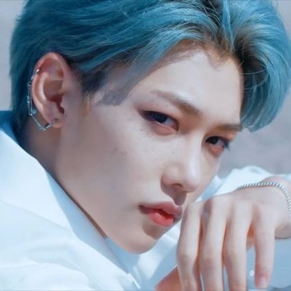 felix stans- all of u are big accounts idk how- u guys seem like the elite stays idk if that makes sense but im scared of a lot of u- have a lot of friends- they're just... always crying - chanlix enthusiasts- felix angel felix sunshine felix freckles- SO SOFT AND NICE