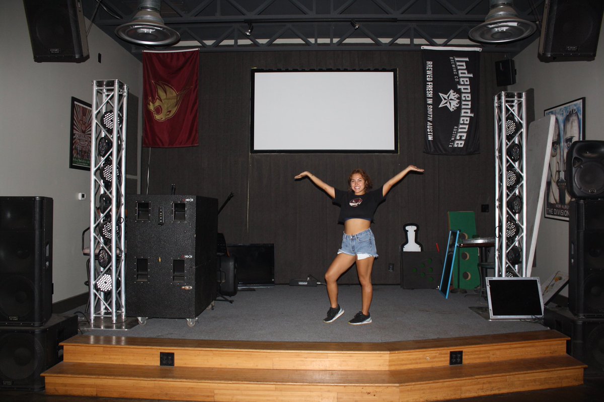 Come watch the cats take it by 90 on our BIG screen!! Game starts <a href="/6/">Adrián Lamo</a>:30 #eatemup🐾