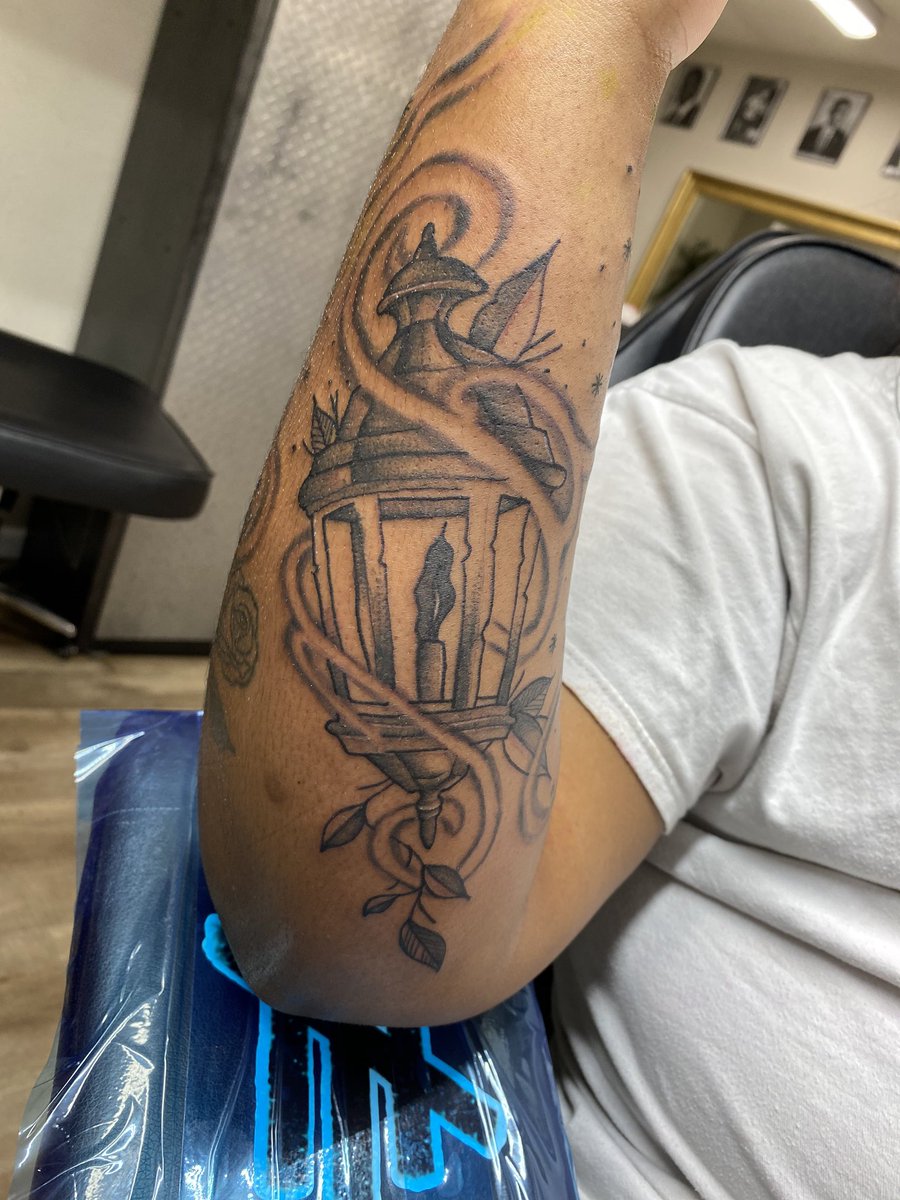 ddavisdesigns_'s tweet image. Been on my bs🤒📲💉4️⃣ #houstontattoos #ddavisdesigns