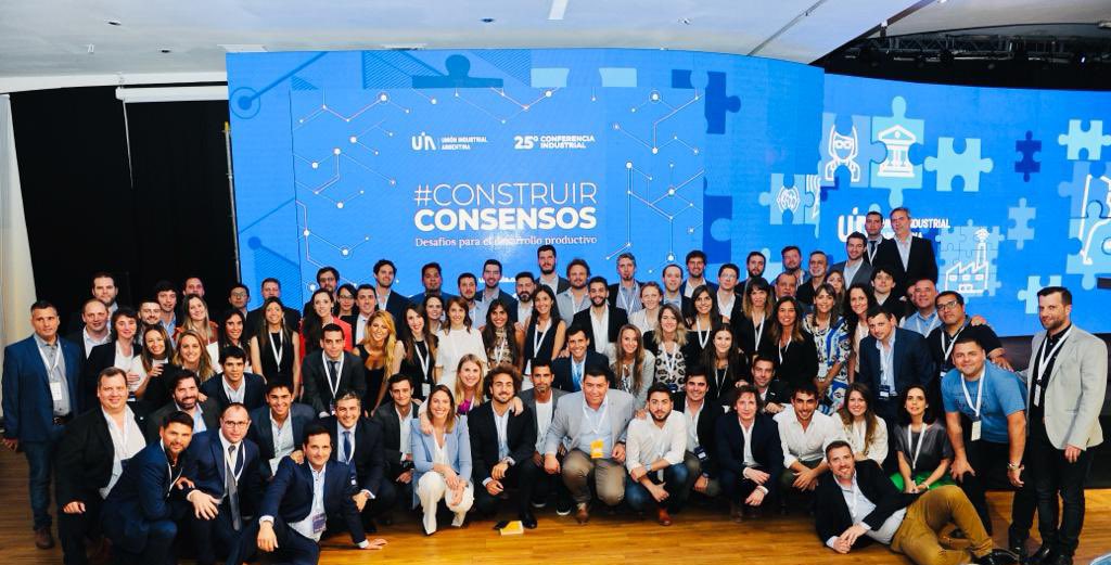 ADIMRAjoven's tweet photo. Hace casi un año los jóvenes industriales de todo el pais, nos convencimos de que a través del dialogo, la generación de consensos y vinculos de confianza entre todos los sectores industriales son las claves para que el pais salga adelante. https://t.co/45dzrCz8dQ