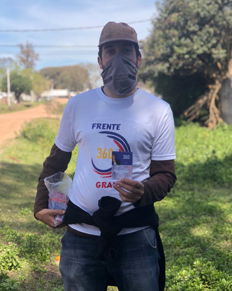 frentegrande360's tweet photo. A 9 días de las elecciones el equipo está más encendido que nunca 🤩💪🏼
Siempre respetando las medidas sanitarias 😷🦠 salimos a repartir listas.
El 27 vota #Lista360 con @OrsiYamandu Intendente, porque #OrsiSosVos #OrsiEs360 https://t.co/xqKkBgmRAi