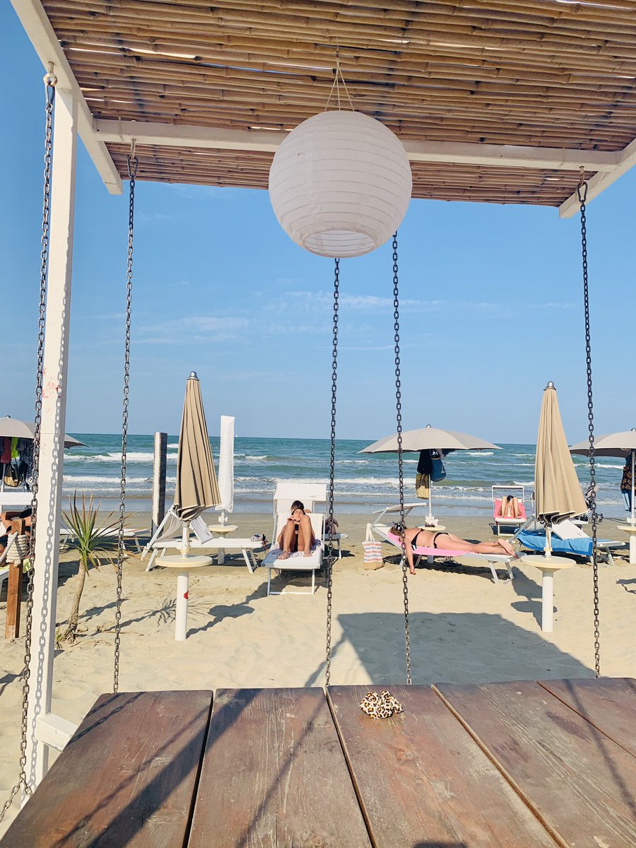 tssorcinelli's tweet photo. Sampling the last few days of #summer my #sweet memories under a straw roof and suspended seats 😍 how gorgeous?! I loved every moment I was there that I thought I could have slept there 😉😉😉 #SaturdayVibes #SaturdaySummer #SaturdayThoughts #BeachBar #18Nodi 🏖🏝🏖🏝 https://t.co/2SjdCDsJWV