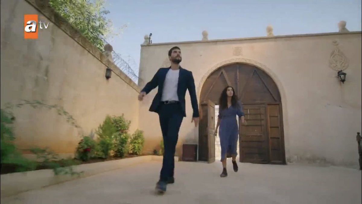 miran storming into the mansion and screaming babanne... a classic  #Hercai  #ReyMir