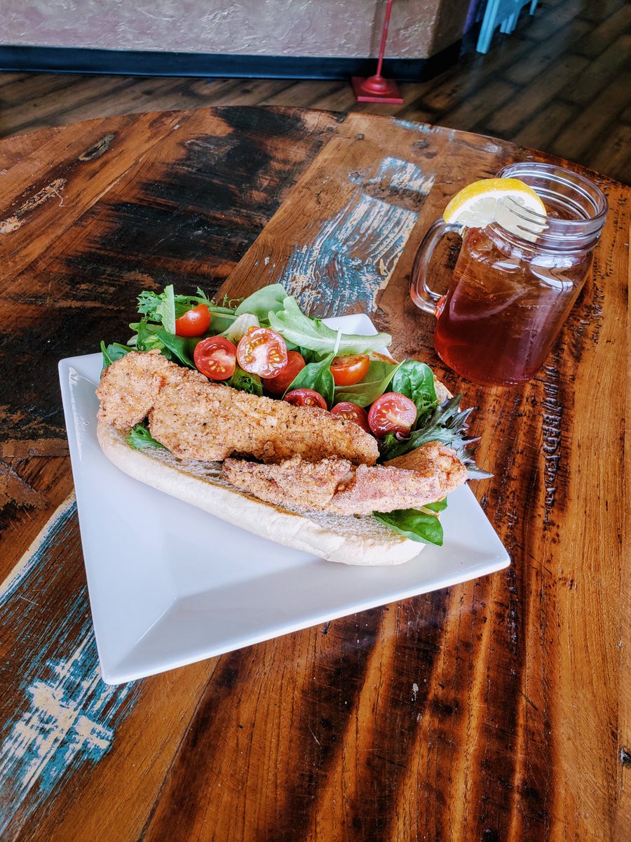 SouthernLilly1's tweet photo. The Fried Chicken Po'Boy
A toasted 6" hoagie roll filled with chopped lettuce, Grape Tomatoes, mayo and fried chicken breast strips.
*Can be made with GF Bun*
#southernfood #yummy #restaurant #foodiesofinstagram #comfort #food #PicOfTheDay #poboy #friedchicken #delicious https://t.co/OW4FLOmVEG
