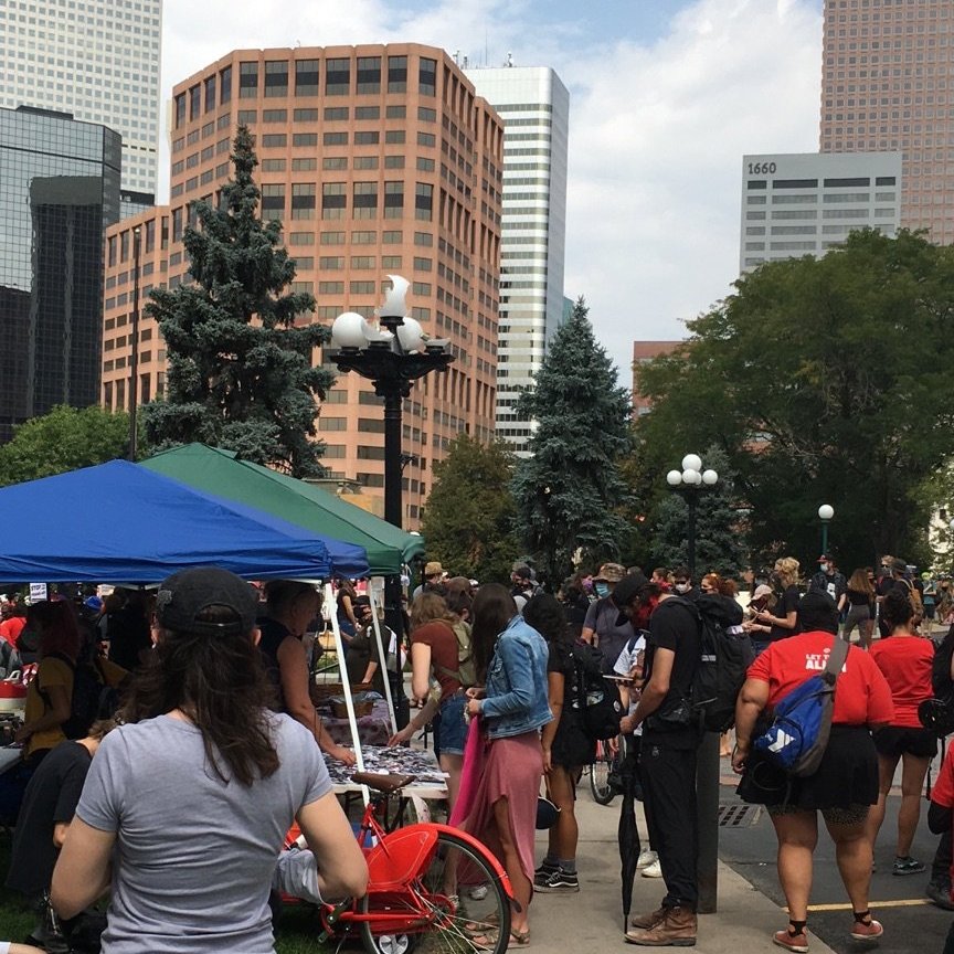 “All of our comrades who are still incarcerated are political prisoners”Close to a thousand people currently gathered here at the Colorado State Capitol in Denver. More arriving constantly.  #DropTheChargesCO