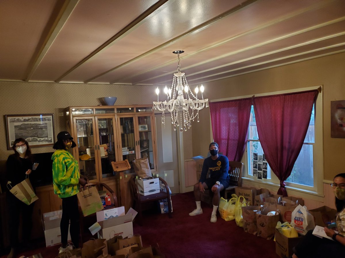 Drop by the Mims House from 12-2 if you are in need of emergency supplies! 330 High Street #COVIDRelief #NAACP #eugene