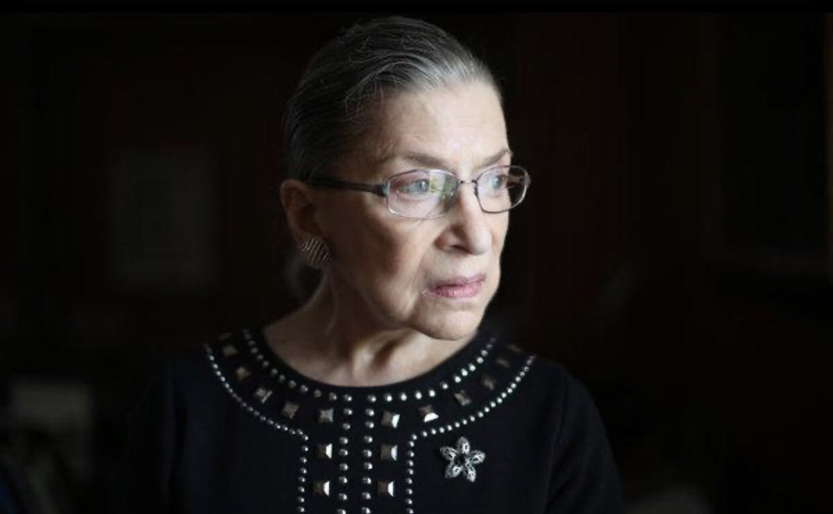 leftiesonlystor's tweet photo. May one of our most adored and powerful Left Handers rest in power! Justice Ginsburgβs hard work has carved a positive and permanent change world wide. #leftiesunite #lefties #lefthanded #lefthandedproblems #leftypride #lefthandedpath #RBG https://t.co/AtHuml2vto